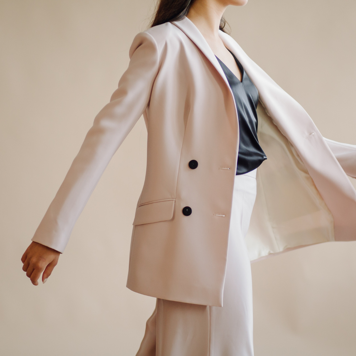 Marketing digital estratégico para marcas de moda feminina.